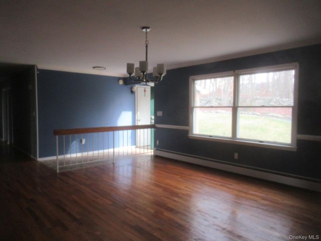 64 Hillside View Road, Mahopac, NY 10541
