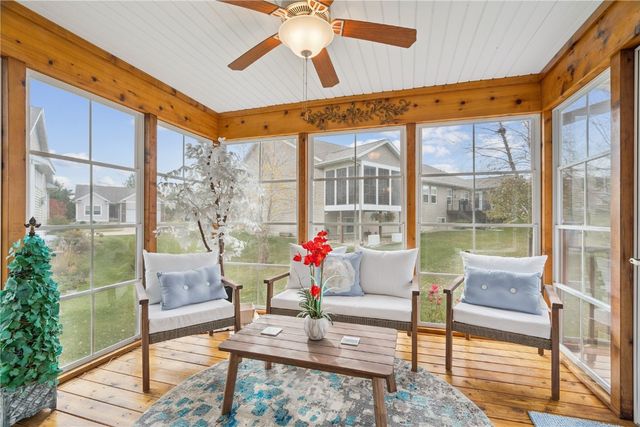 4048 Lakeview Drive SW, Cedar Rapids, IA 52404