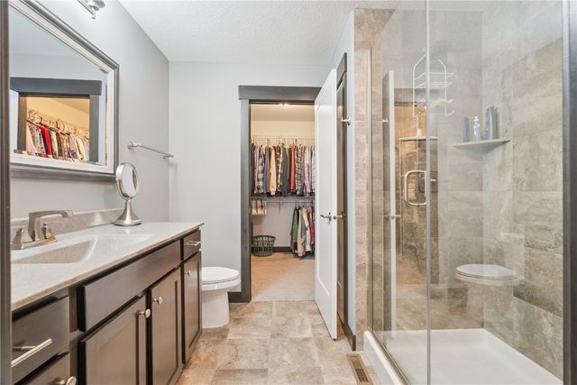 4048 Lakeview Drive SW, Cedar Rapids, IA 52404