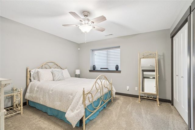 4048 Lakeview Drive SW, Cedar Rapids, IA 52404