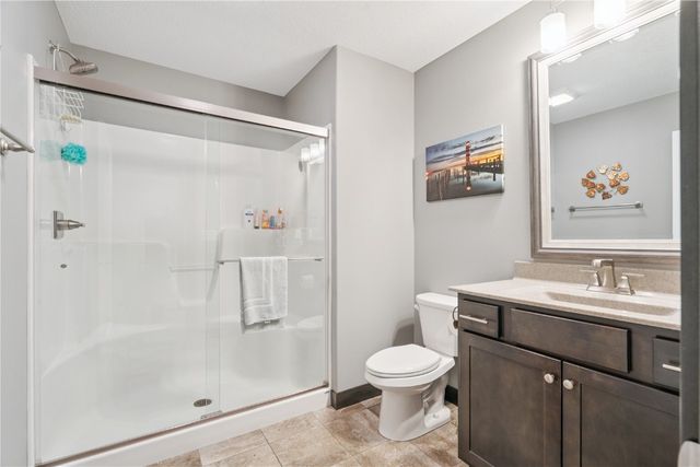 4048 Lakeview Drive SW, Cedar Rapids, IA 52404