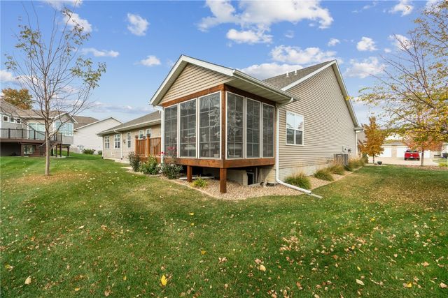 4048 Lakeview Drive SW, Cedar Rapids, IA 52404