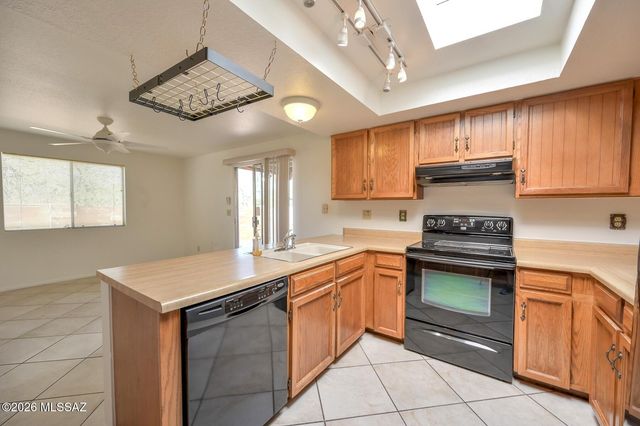 1811 N Camino De La Cienega, Tucson, AZ 85715