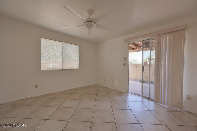 1811 N Camino De La Cienega, Tucson, AZ 85715