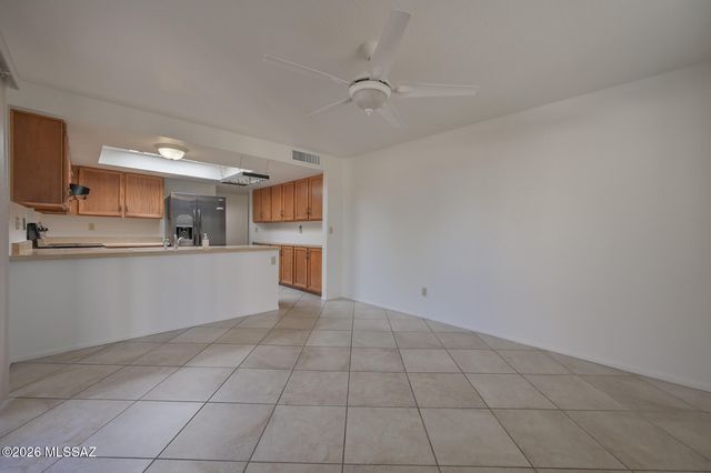 1811 N Camino De La Cienega, Tucson, AZ 85715