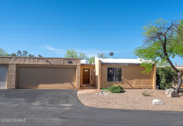 1811 N Camino De La Cienega, Tucson, AZ 85715