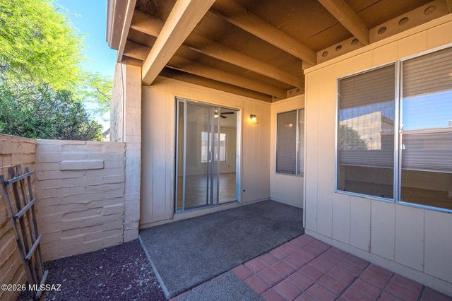 1811 N Camino De La Cienega, Tucson, AZ 85715