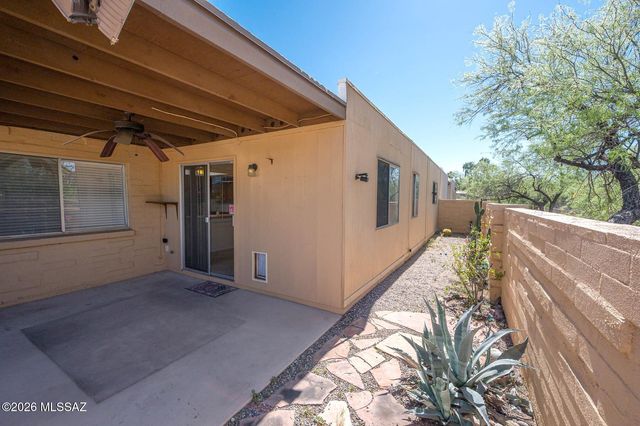 1811 N Camino De La Cienega, Tucson, AZ 85715