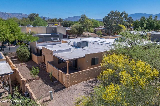 1811 N Camino De La Cienega, Tucson, AZ 85715