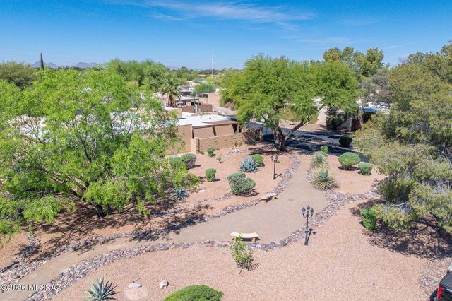 1811 N Camino De La Cienega, Tucson, AZ 85715