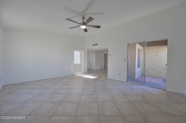 1811 N Camino De La Cienega, Tucson, AZ 85715