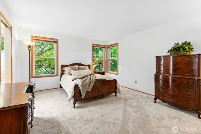 2122 221st Place NE, Sammamish, WA 98074