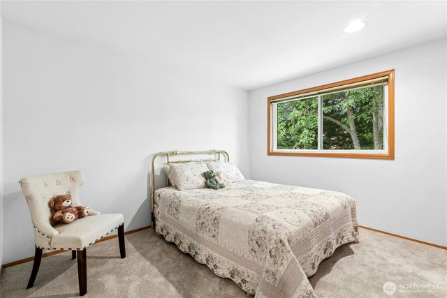 2122 221st Place NE, Sammamish, WA 98074