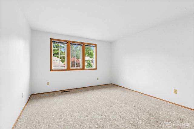 2122 221st Place NE, Sammamish, WA 98074