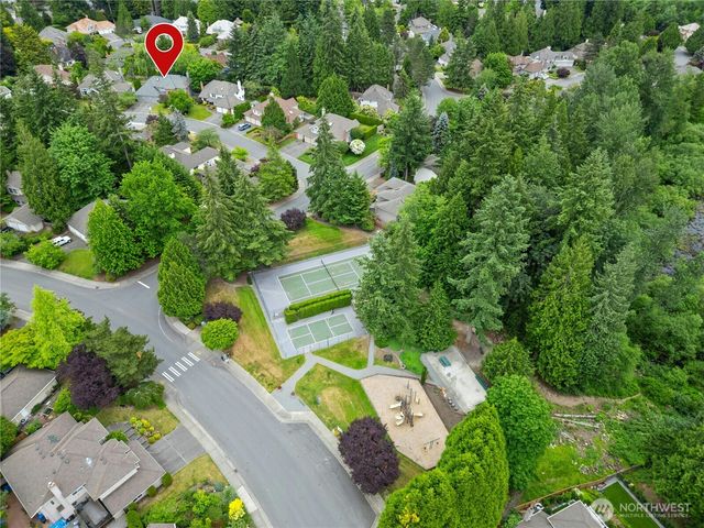 2122 221st Place NE, Sammamish, WA 98074