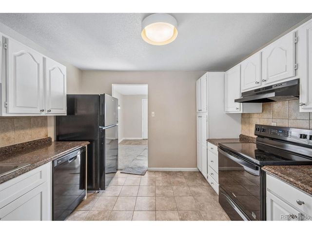 3065 Wheeling St, Aurora, CO 80011