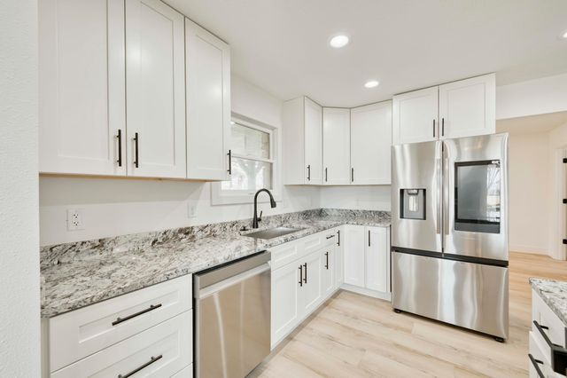 2405 S Farm Road 107, Springfield, MO 65802