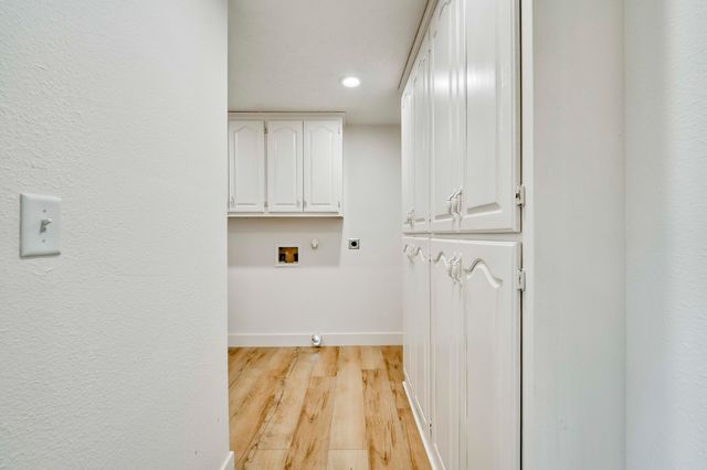 2405 S Farm Road 107, Springfield, MO 65802