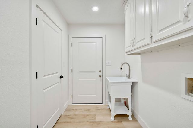 2405 S Farm Road 107, Springfield, MO 65802