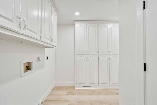 2405 S Farm Road 107, Springfield, MO 65802