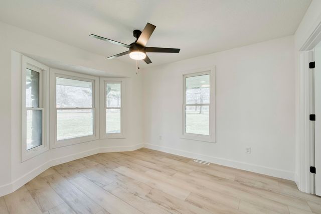 2405 S Farm Road 107, Springfield, MO 65802