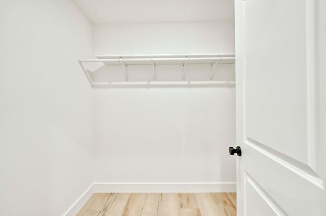 2405 S Farm Road 107, Springfield, MO 65802