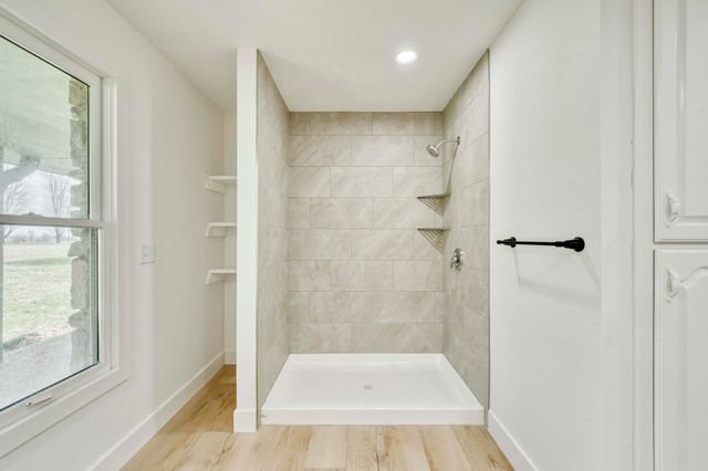 2405 S Farm Road 107, Springfield, MO 65802