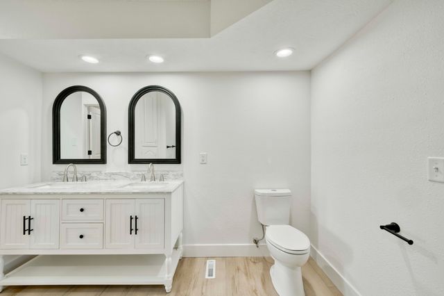 2405 S Farm Road 107, Springfield, MO 65802