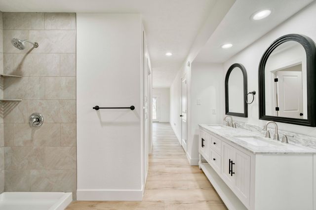 2405 S Farm Road 107, Springfield, MO 65802