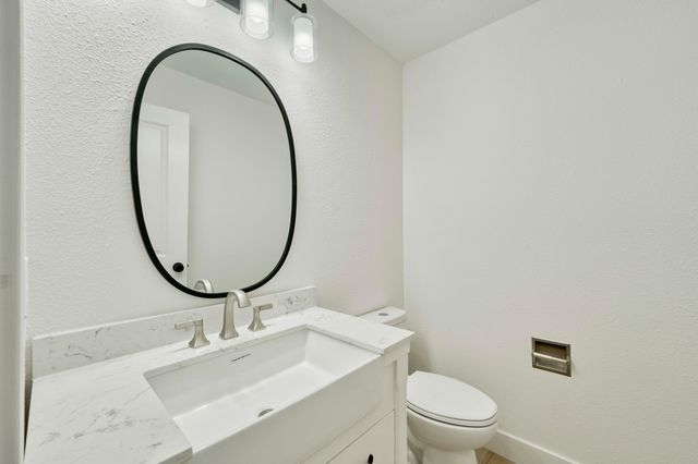 2405 S Farm Road 107, Springfield, MO 65802