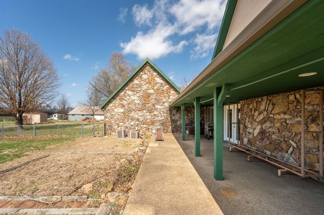 2405 S Farm Road 107, Springfield, MO 65802