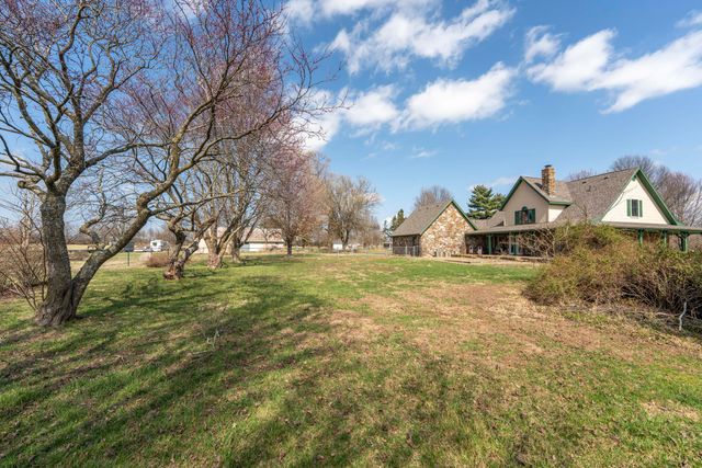 2405 S Farm Road 107, Springfield, MO 65802