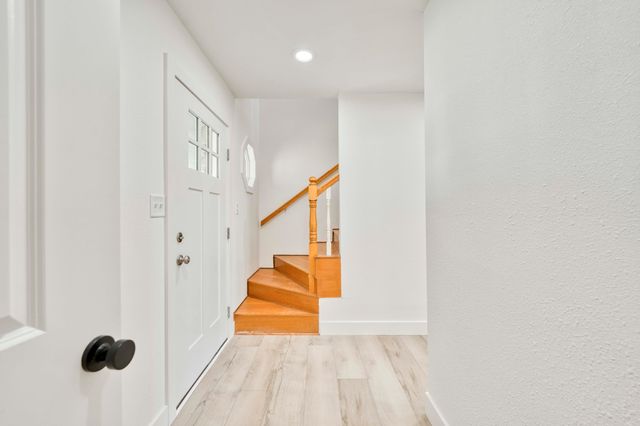 2405 S Farm Road 107, Springfield, MO 65802