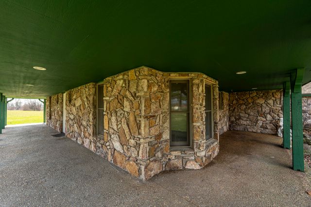 2405 S Farm Road 107, Springfield, MO 65802