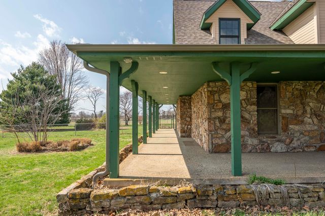 2405 S Farm Road 107, Springfield, MO 65802