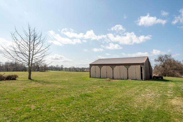 2405 S Farm Road 107, Springfield, MO 65802