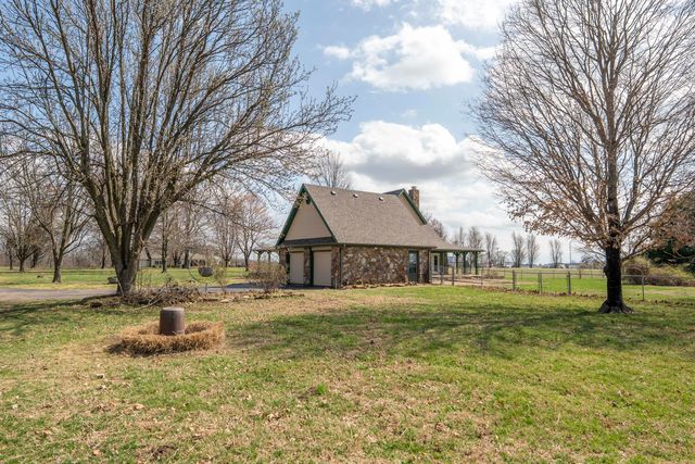 2405 S Farm Road 107, Springfield, MO 65802