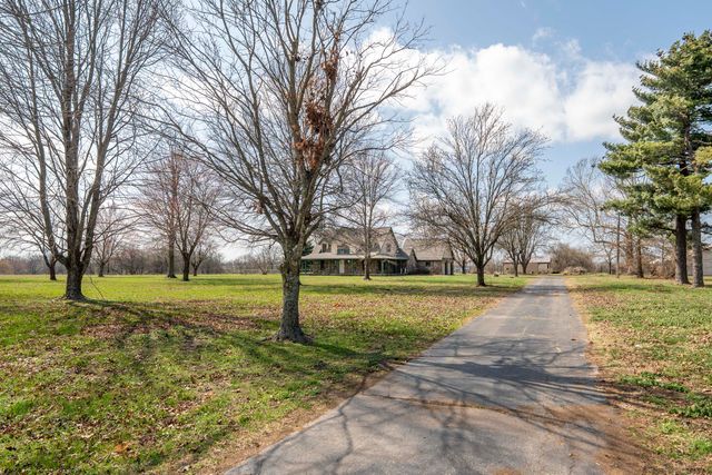 2405 S Farm Road 107, Springfield, MO 65802