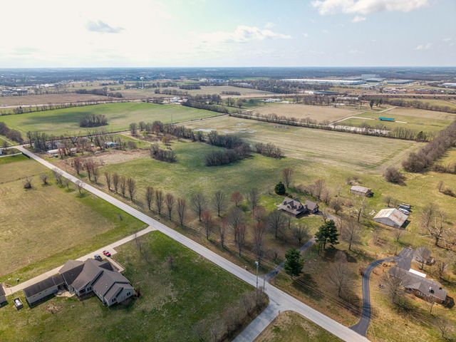 2405 S Farm Road 107, Springfield, MO 65802