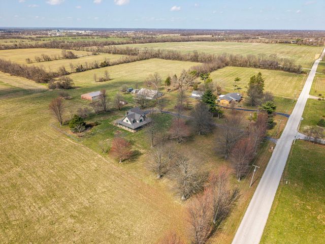 2405 S Farm Road 107, Springfield, MO 65802