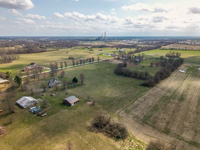 2405 S Farm Road 107, Springfield, MO 65802