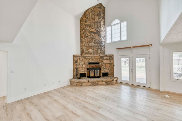 2405 S Farm Road 107, Springfield, MO 65802