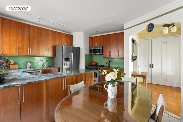 200 Pinehurst Ave Apt 6G, New York City, NY 10033