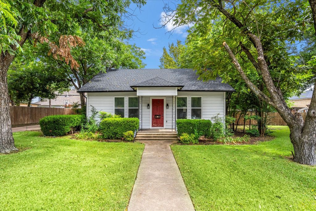 612 N Gibson Street, Waxahachie, TX 75165