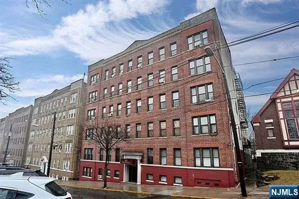 331 79th Street 54, North Bergen, NJ 07047