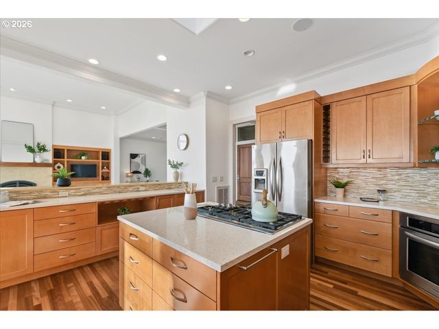 1937 Nw TIVOLI Ln, Portland, OR 97229