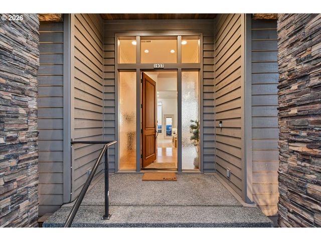 1937 Nw TIVOLI Ln, Portland, OR 97229