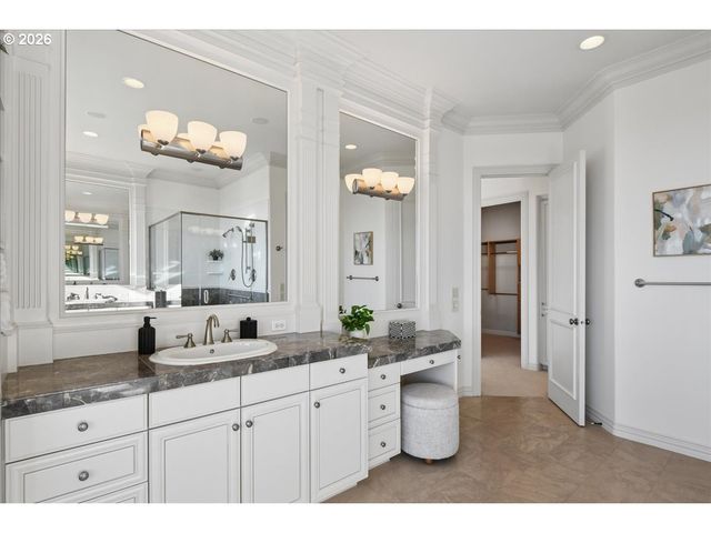 1937 Nw TIVOLI Ln, Portland, OR 97229