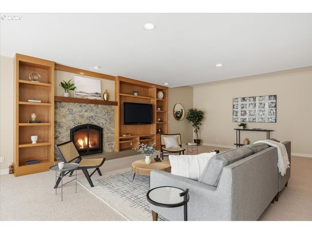 1937 Nw TIVOLI Ln, Portland, OR 97229