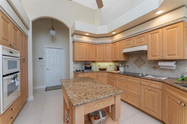 12109 SW KINGSWAY CIRCLE, Lake Suzy, FL 34269